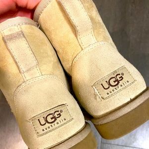 Short light tan Sherpa UGG booties